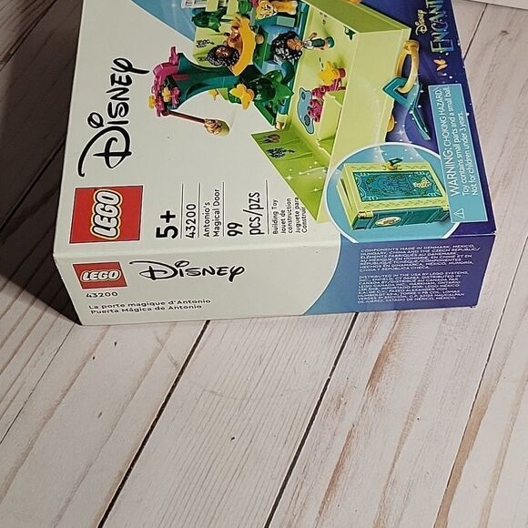New, never opened Disney Encanto LEGO Set #43200- Antonio’s Magical Door - Picture 5 of 6